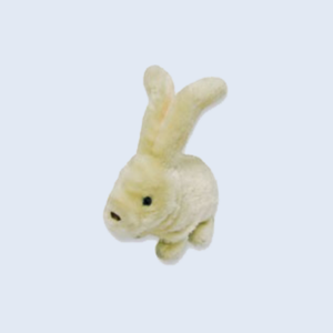 Adaptiertes Spielzeug Hase